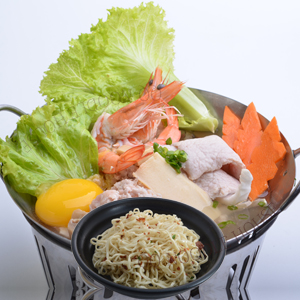 Mini Pot Soup with Dry Noodle